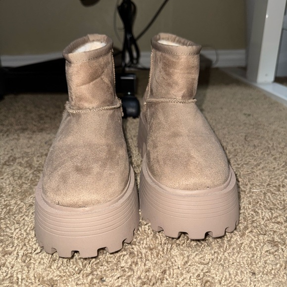 Kate Beige Suede Lug Ankle Bootie Size 6 - Picture 1 of 7